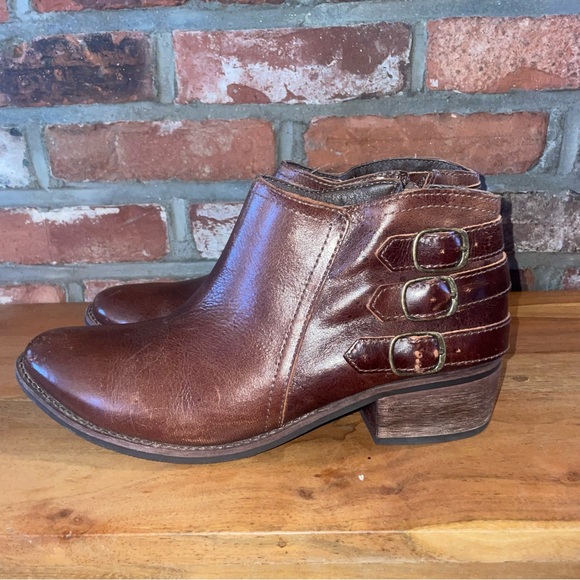 Matisse Kate 8 1/2M Ankle Booties Womens Smooth Distressed Leather Buckle Strap - Picture 2 of 9